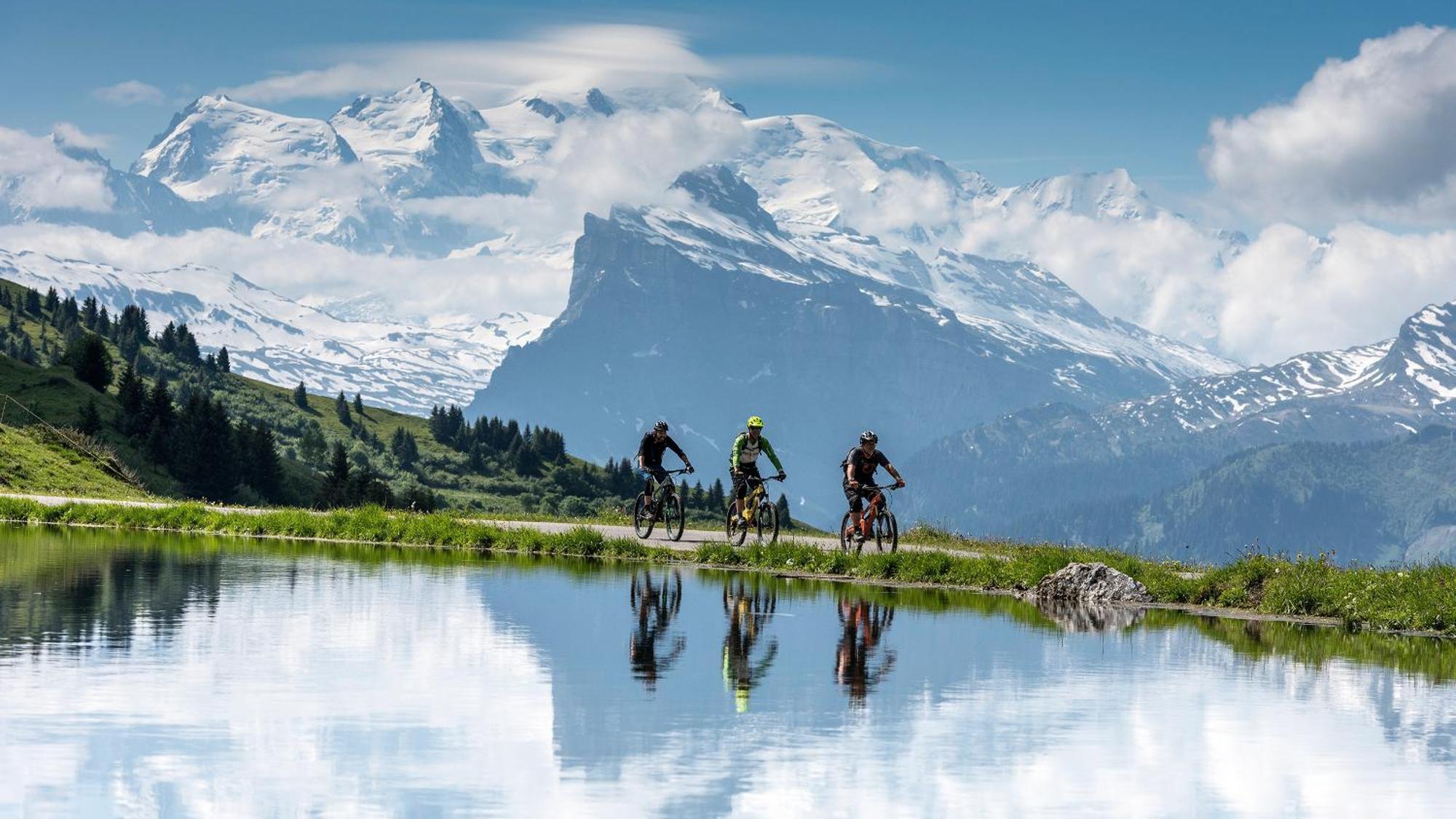 Hotel Alexane Samoens Bagian luar foto